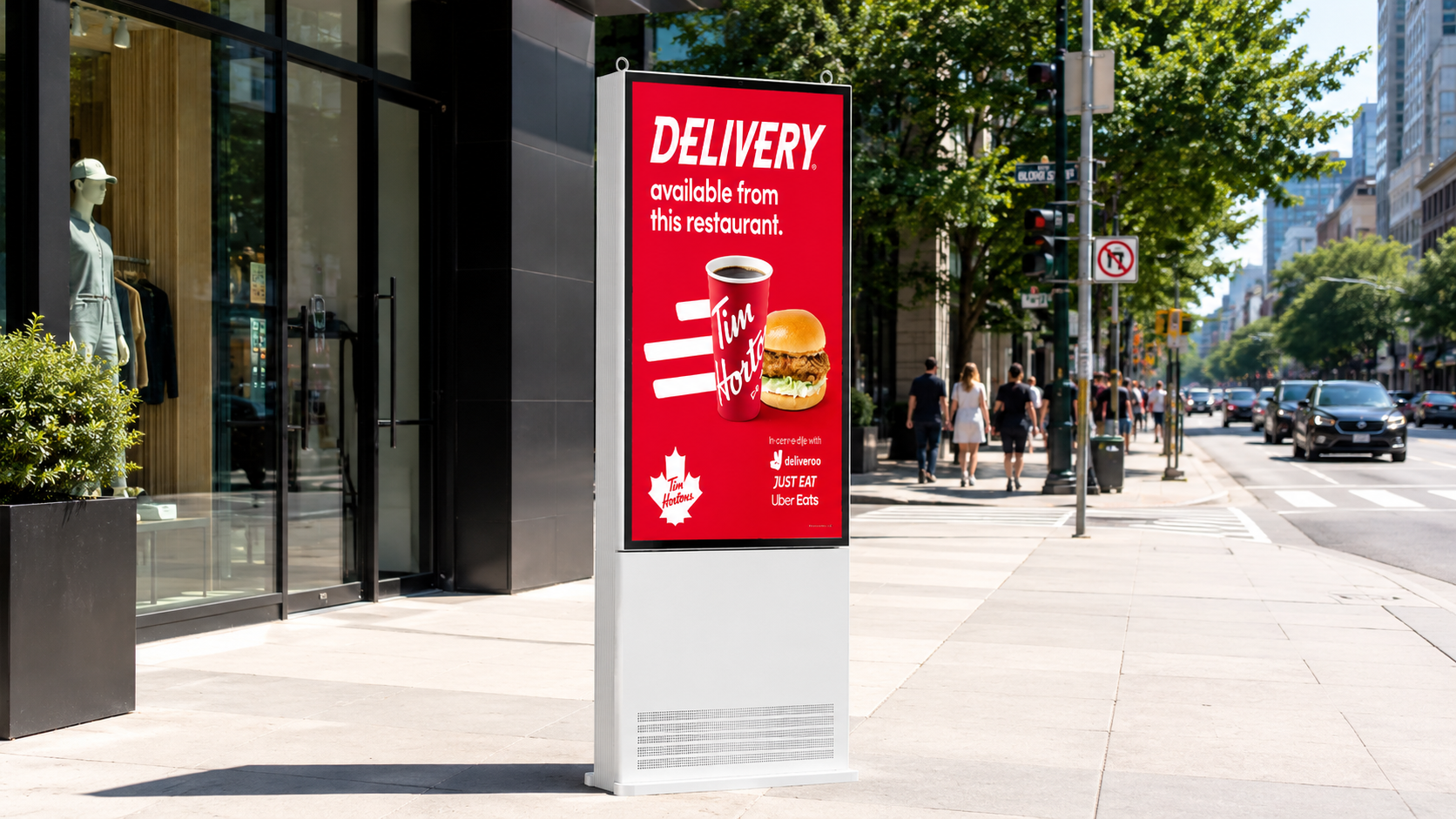 Outdoor high brightness LCD digital signage display in strong sunlight